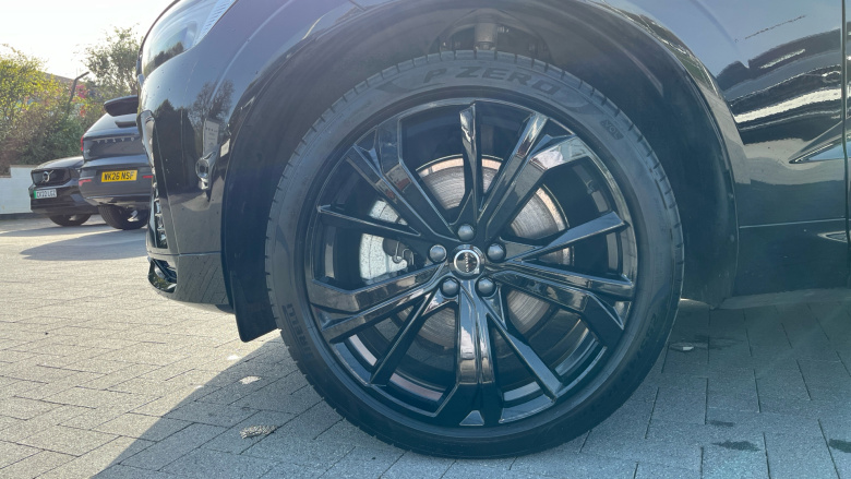 Volvo XC60 2.0 B5P Plus Black Edition 5dr AWD Geartronic Petrol Estate